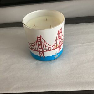 R. Nichols 2012 San Francisco Golden Gate Bridge 3 wick candle pre-owned